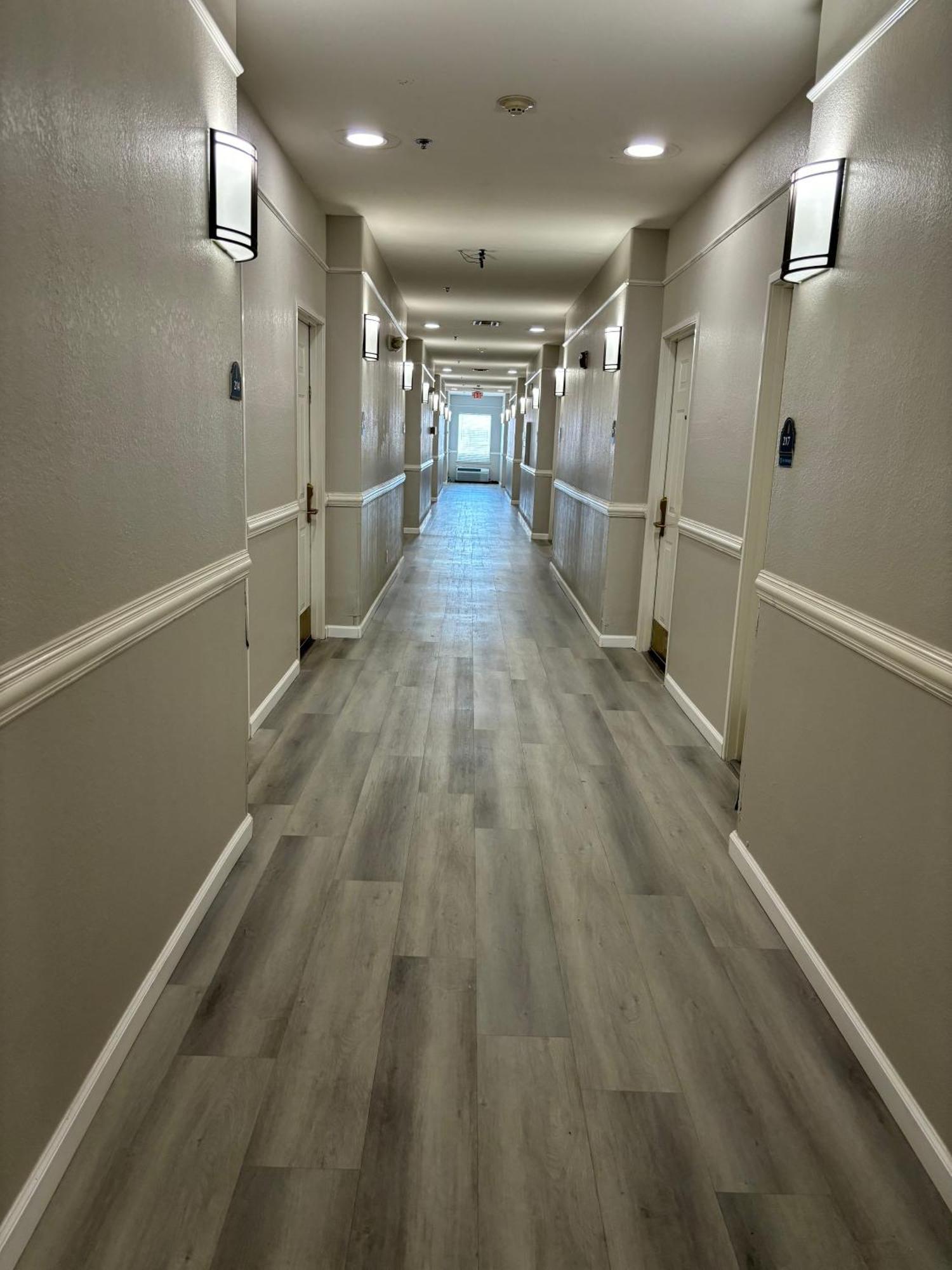 Deluxe Inn & Suites Brownsville Exterior photo
